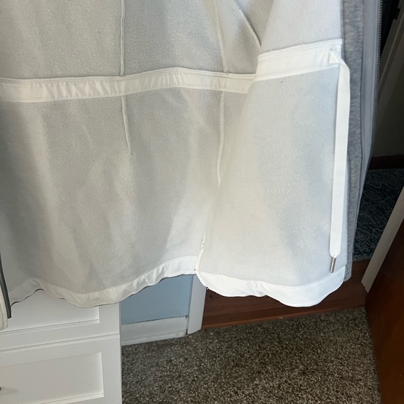 lululemon light as warmth jacket - Picture 10 of 10